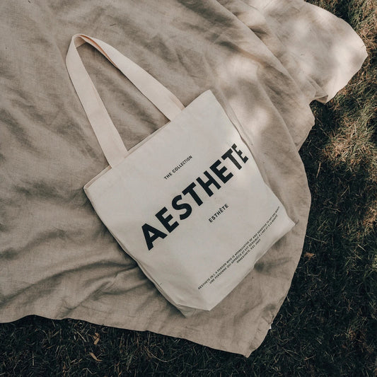 Minimal tote bag shop