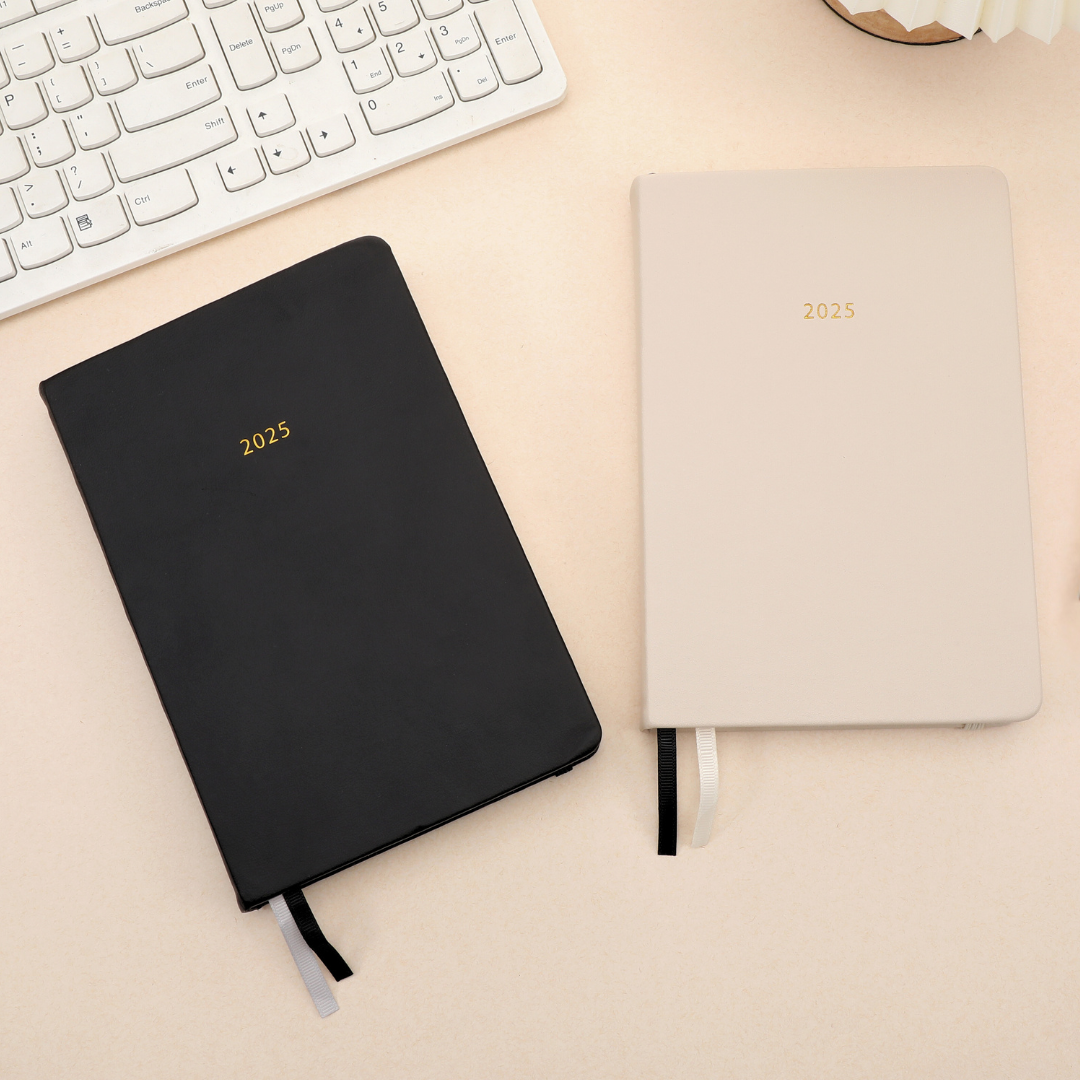 Minimal 2025 Lifestyle Weekly Productivity Planner in Black & Beige 